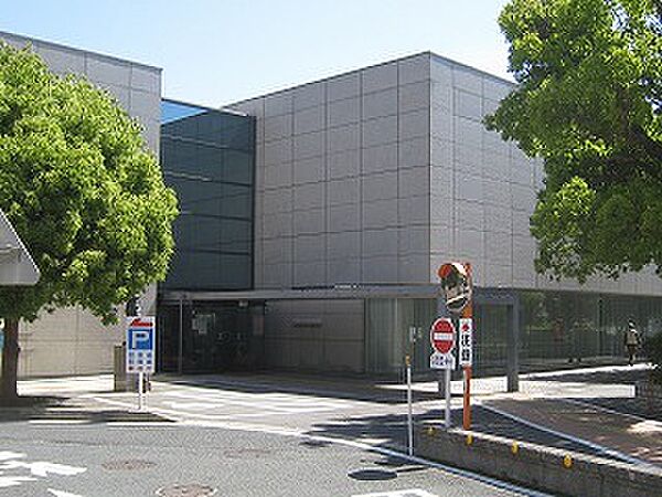 浜松市立中央図書館（120m）