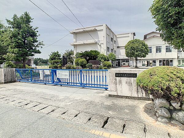 磐田市立豊岡中学校（1050m）