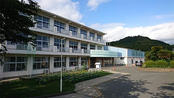 磐田市立豊岡南小学校（1661m）