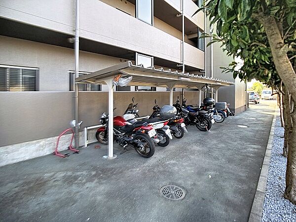 バイク置場も充実してます！