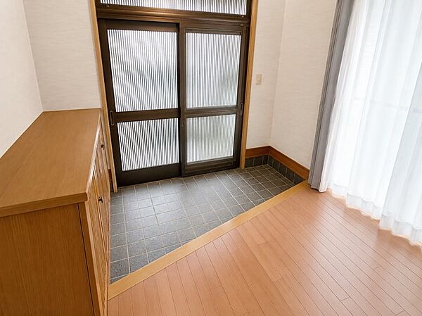 玄関を拡大表示