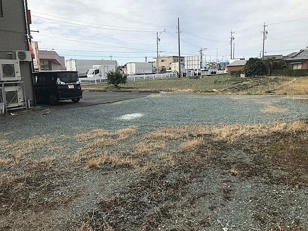 敷地が公道から離れているので、通行人からの目線も気になりません
