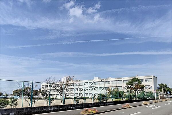 磐田市立竜洋北小学校（975m）