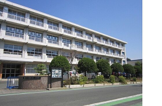 磐田市立磐田第一中学校（804m）