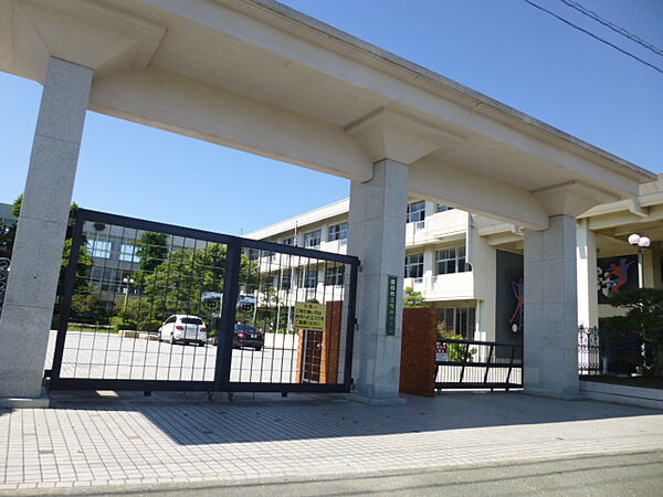 磐田市立竜洋中学校（1373m）
