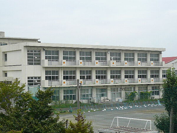 袋井市立袋井西小学校（1009m）