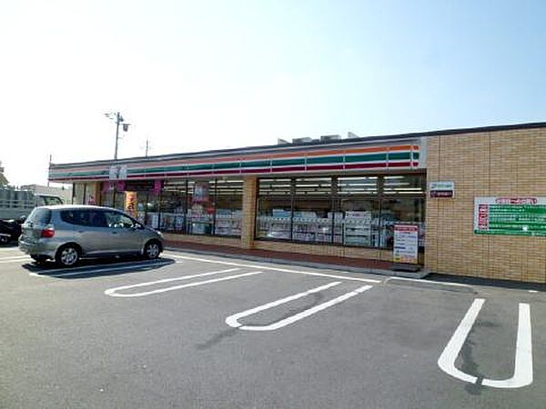 ウインダーランド堀越店（586m）