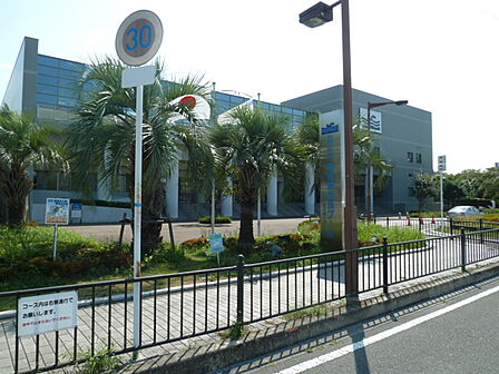 茨木市立西河原市民プール 約650m