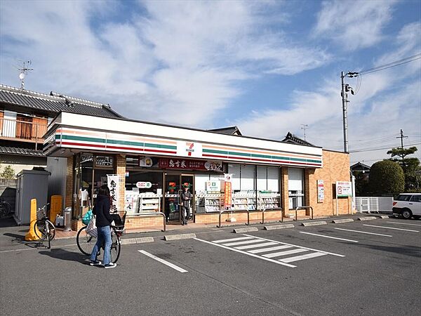 セブンイレブン門真下馬伏店店600ｍ徒歩9分