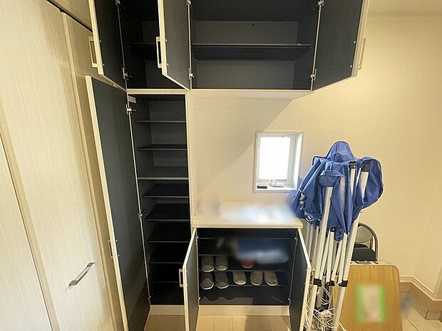 ■ 玄関がいつも片づく大容量シューズボックス ■ 