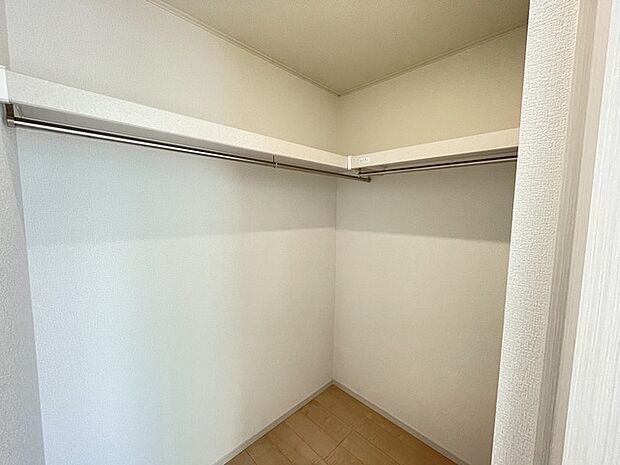 ウォークインクロゼットのある住まいで収納上手な生活。 