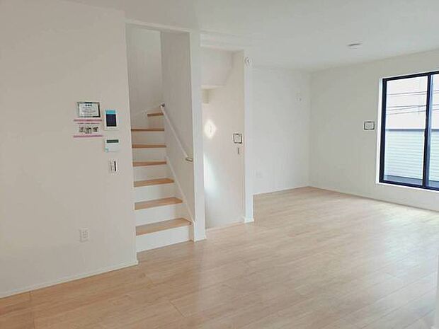 開放感と採光にこだわった広々LDK。