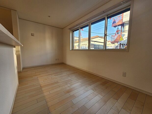 2階リビングはプライベート性も高く、落ち着いて過ごせます 