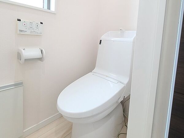 清潔好きには欠かせないウォシュレット機能付き。