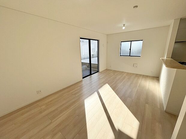 木漏れ日が心地よい、広々とした空間