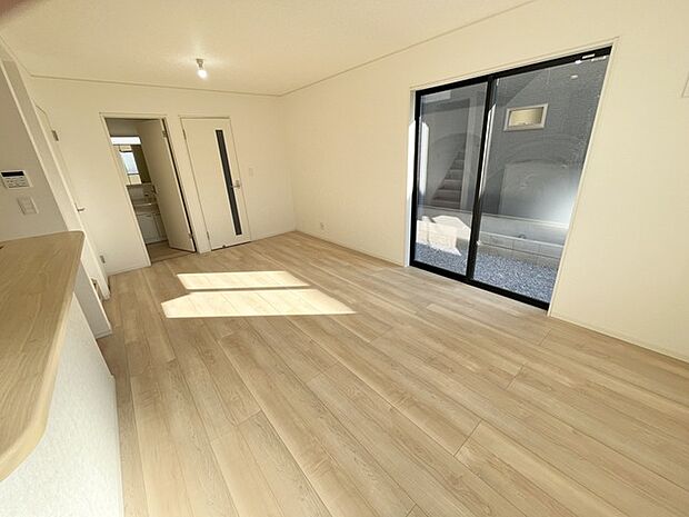 温かい陽光が心地よい、開放感あふれる空間