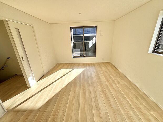 お家の中心となる大きな空間がご家族のコミュニケーションスペースになる筈です。 