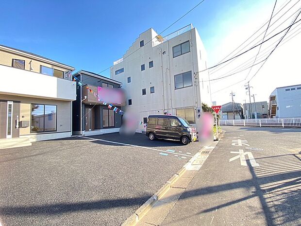 前面道路含む外観