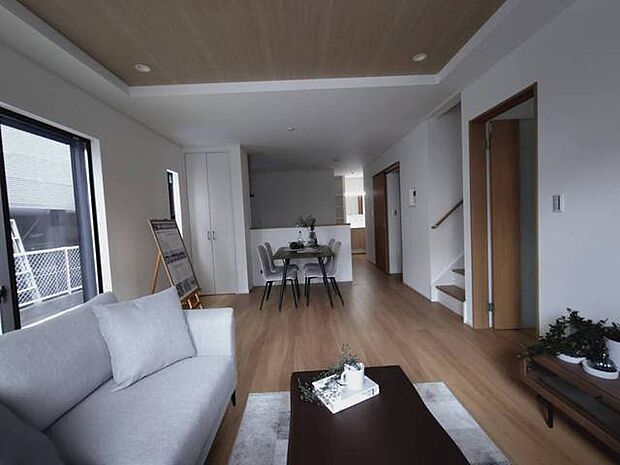 リビングダイニング