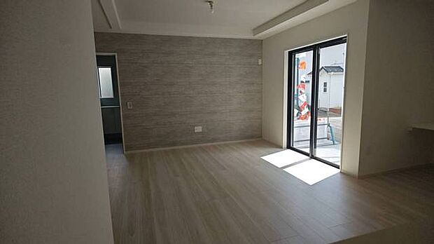 ご家族みんながゆったりくつろげる広々リビング。 