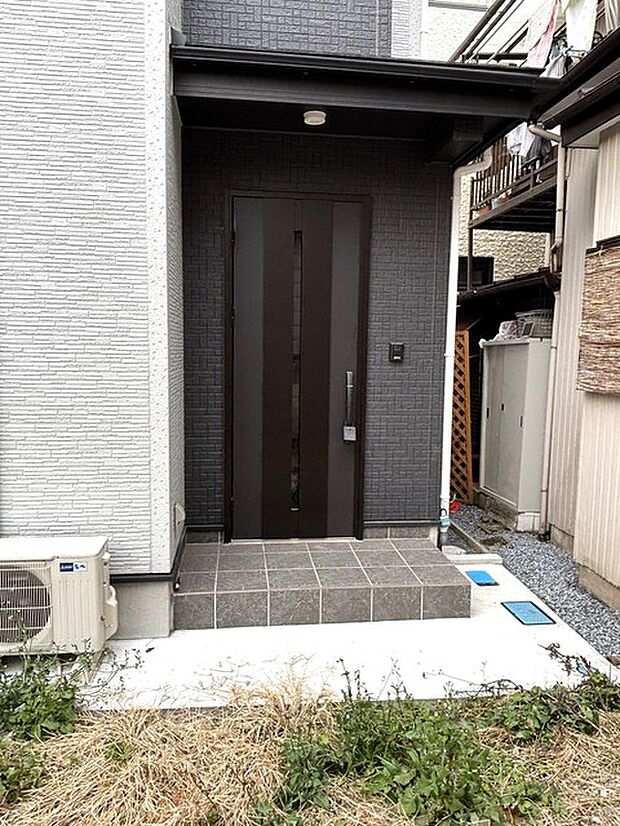 静かな佇まいが、心地よい日常を予感させます。