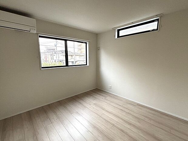 穏やかな光が心地よい、落ち着きのある空間。