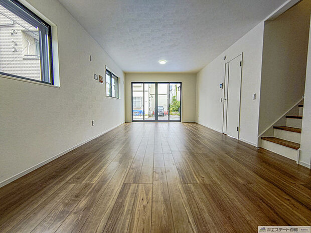 開放感と採光にこだわった広々LDK。