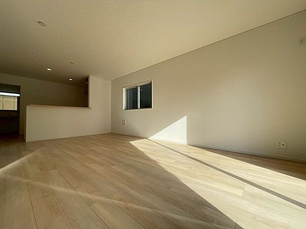 開放感と採光にこだわった広々LDK。