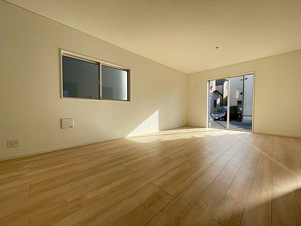 ご家族みんながゆったりくつろげる広々リビング。