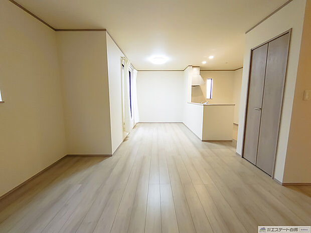 開放感と採光にこだわった広々ＬＤＫ。 