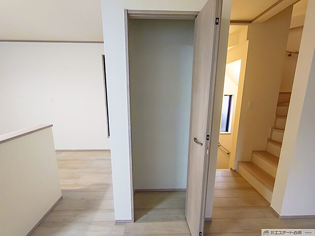 キッチン横収納