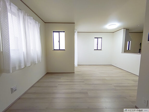 開放感と採光にこだわった広々ＬＤＫ。 