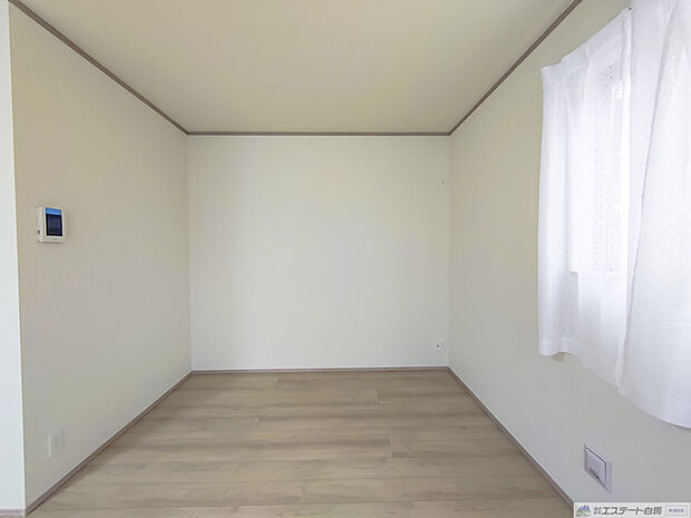 ご家族みんながゆったりくつろげる広々リビング。 