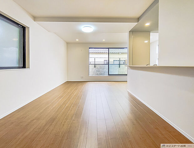 家族団らんの時間も増えそうなくつろぎのLDK。