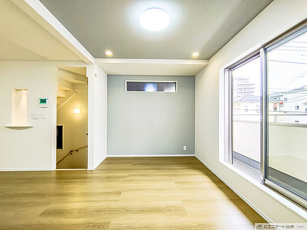 開放感と採光にこだわった広々LDK。