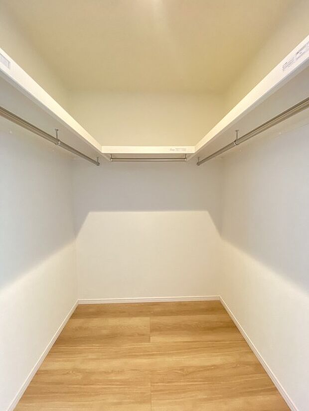 ウォークインクロゼットのある住まいで収納上手な生活。