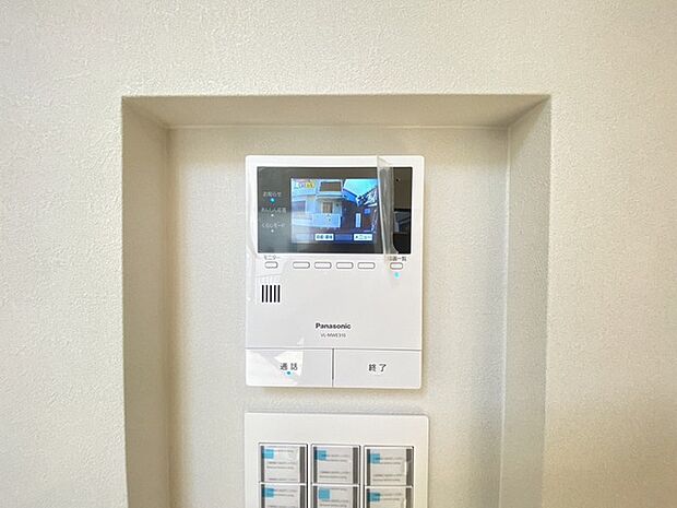 ■ TVモニタ付インタホンでセキュリティ面にも配慮 ■