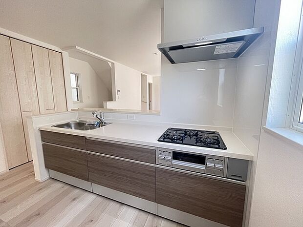 料理をしながらでもご家族との会話を楽しめる対面キッチン。