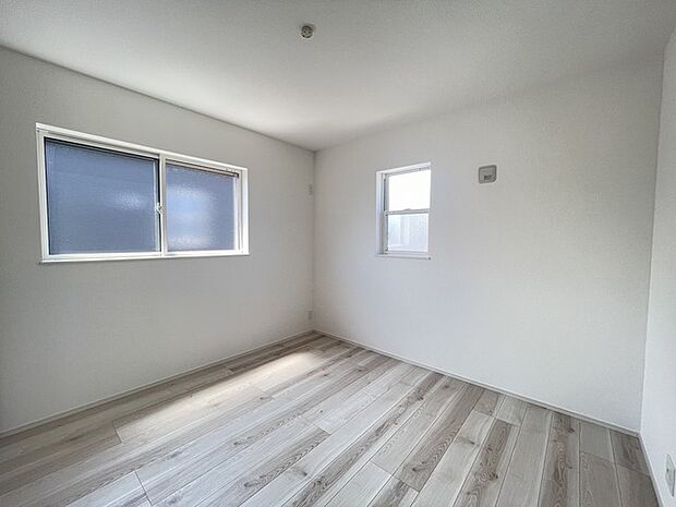 完成済み、実物をじっくりチェックできます。