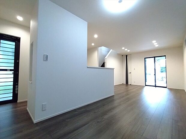 ご家族みんながゆったりくつろげるリビング。