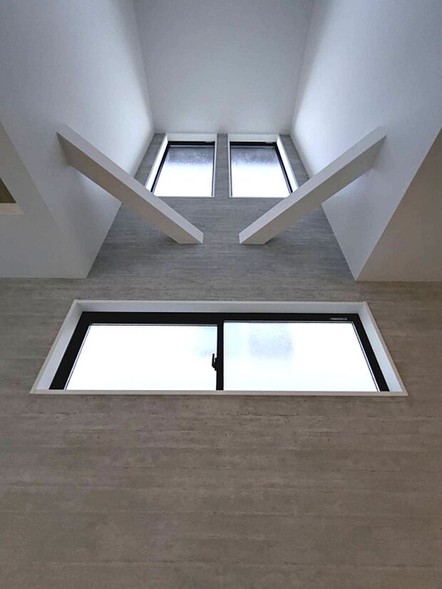 『高さのある吹抜けが、ワンランク上の住まいを演出』 