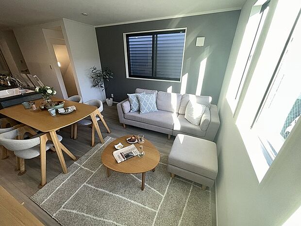 開放感と採光にこだわった広々ＬＤＫ。 