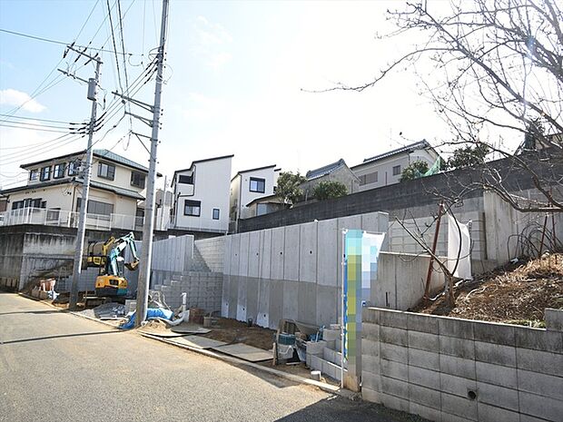 前面道路含む外観