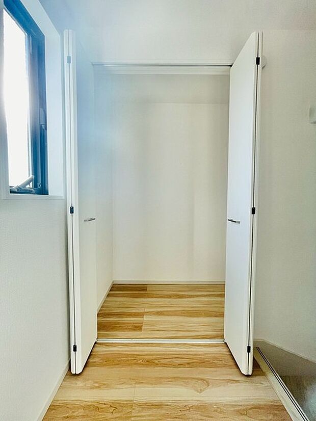 明るさと温もりを感じさせる、心地よい空間が広がります。