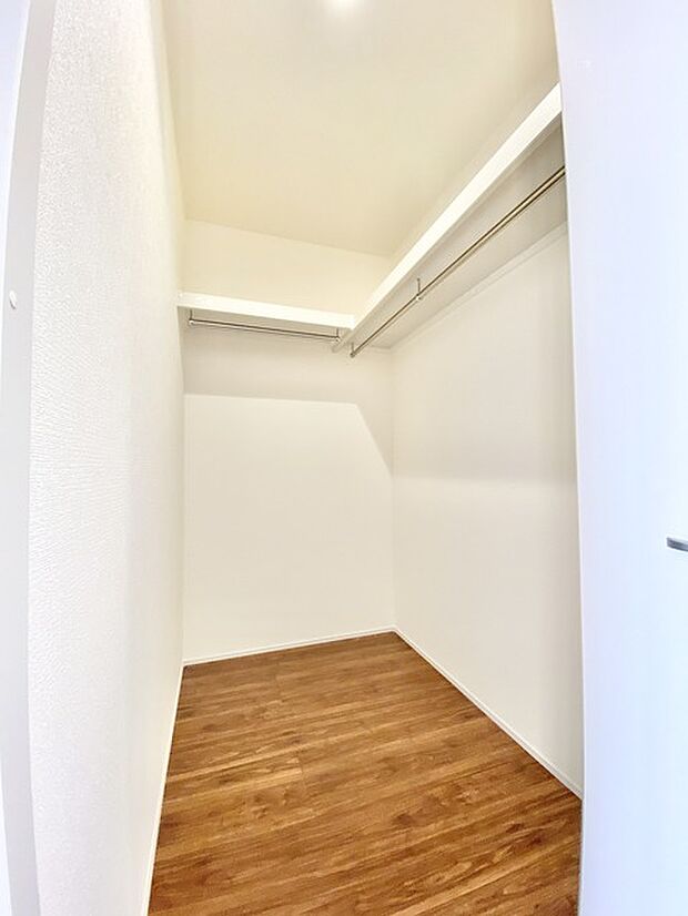 ウォークインクロゼットのある住まいで収納上手な生活。