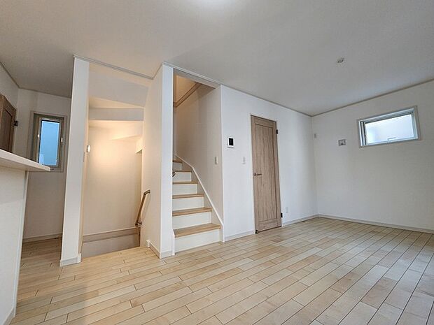 リビングに自然と人が集まるリビングイン階段採用プラン。