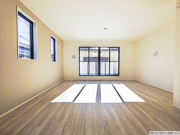 家族が自然に集りそうな広さが魅力のＬＤＫ。 