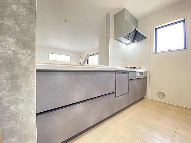 料理をしながらでもご家族との会話を楽しめる対面キッチン。