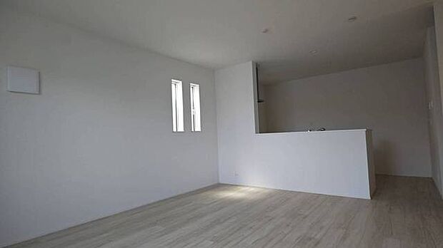 開放感と採光にこだわった広々LDK。