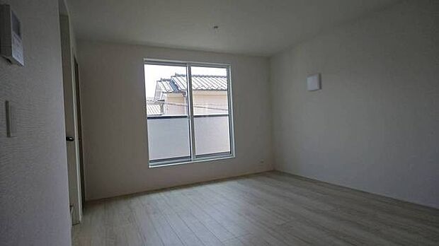 日当たりのいい2階リビングはプライベート性も高く、落ち着いて過ごせます